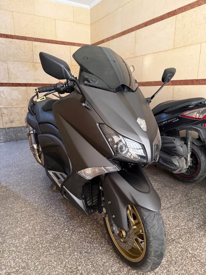 BUY TMAX 530
