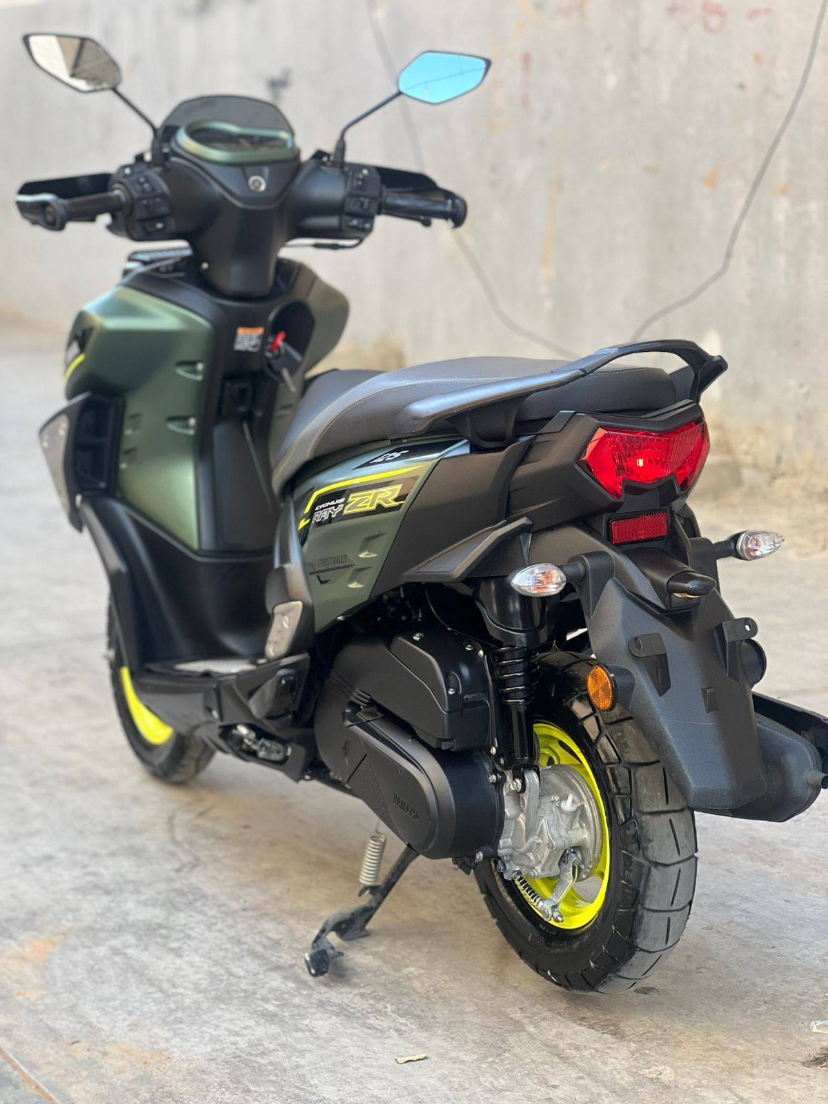 BUY YAMAHA RAY ZR
