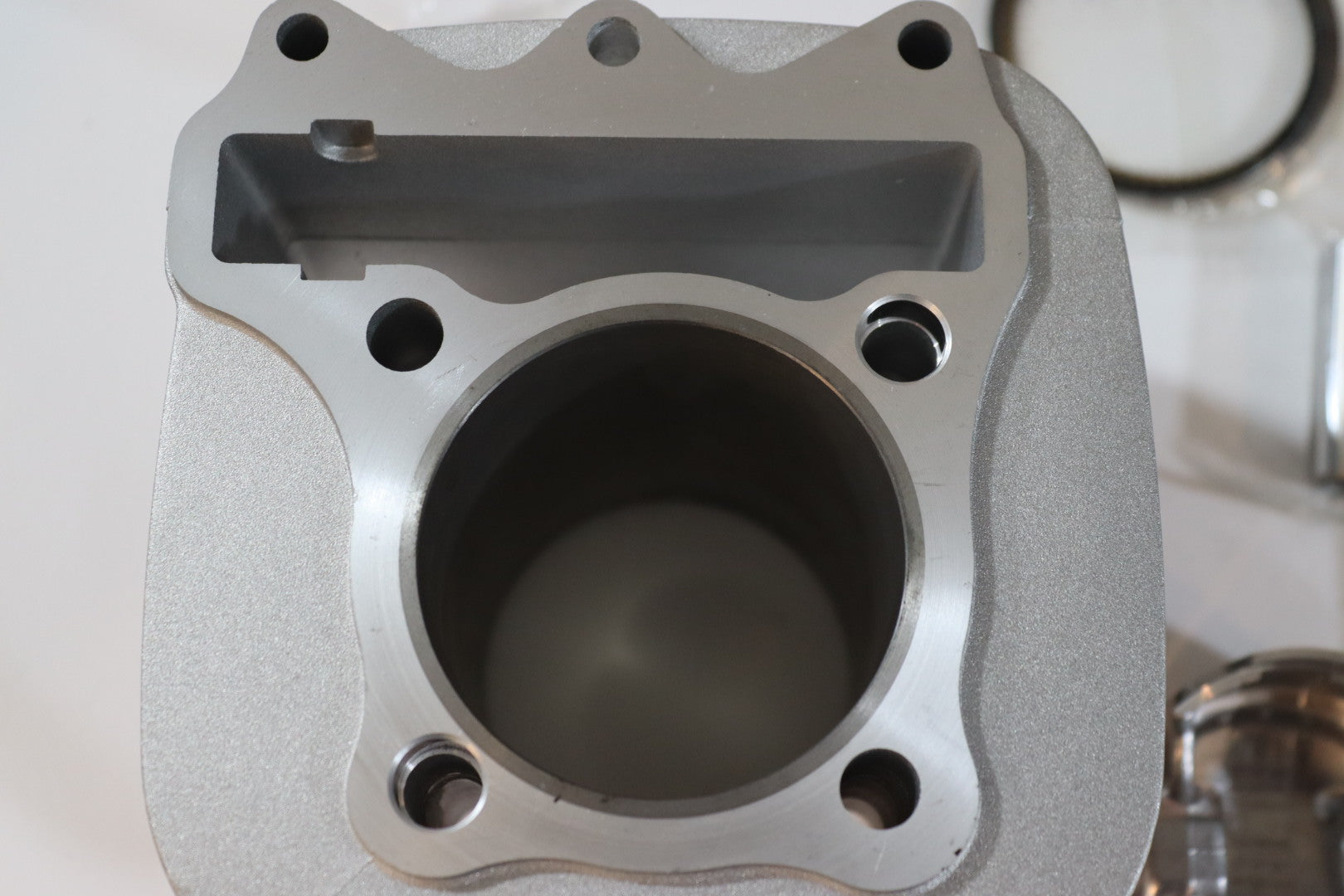 CYLINDER MOTEUR V125 CHARMO 61MM-سيلندر موتير V125 شارمو ٦١م