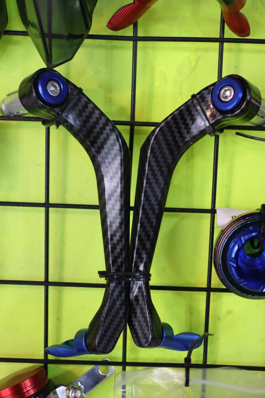 SLYDER GUIDON CARBON ZINI MLAWAN-سليدر غيدون كاربون زيني ملون