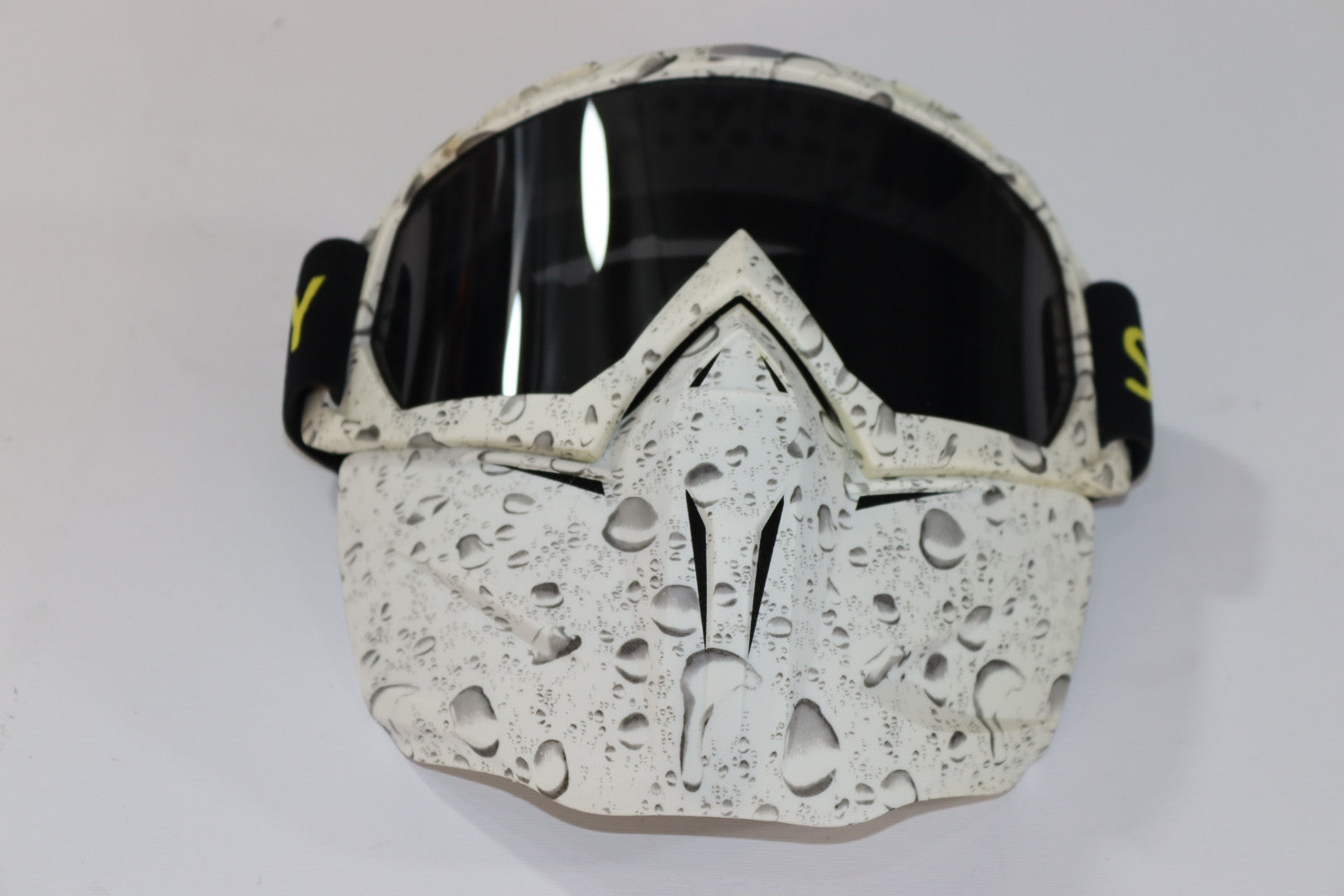 MASK WEJ 7IMEYE MLAWAN-ماسك للوجه حماية