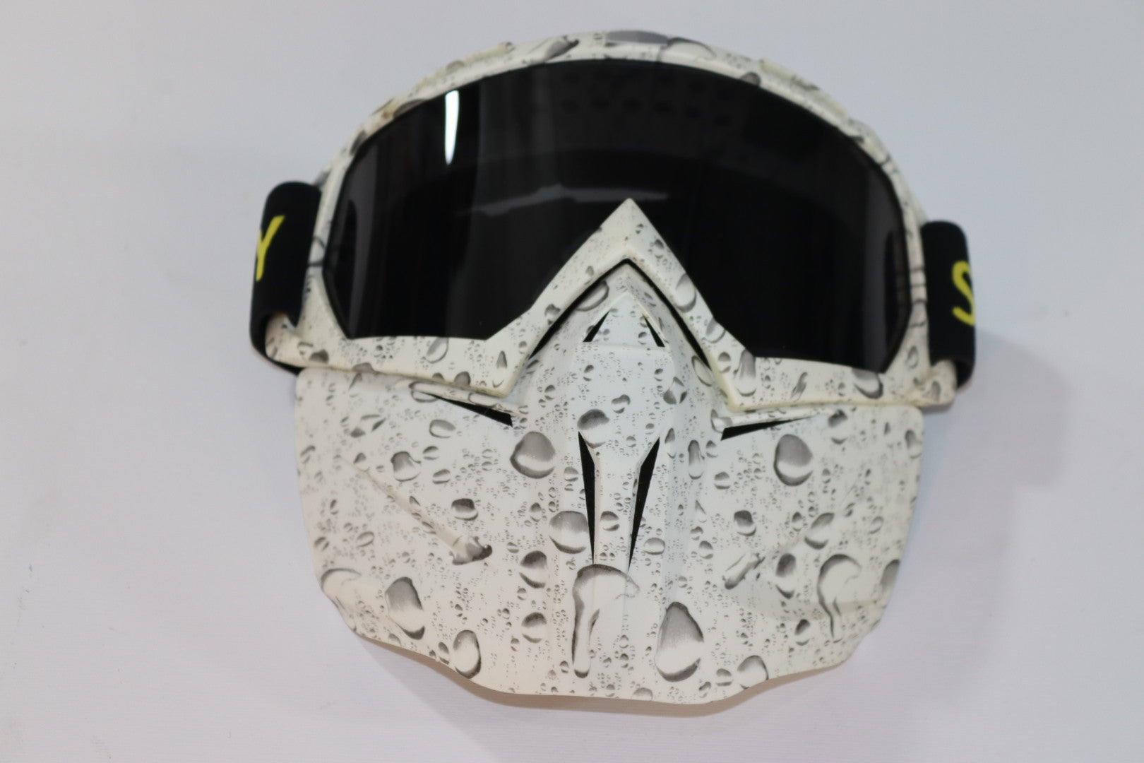 MASK WEJ 7IMEYE MLAWAN-ماسك للوجه حماية