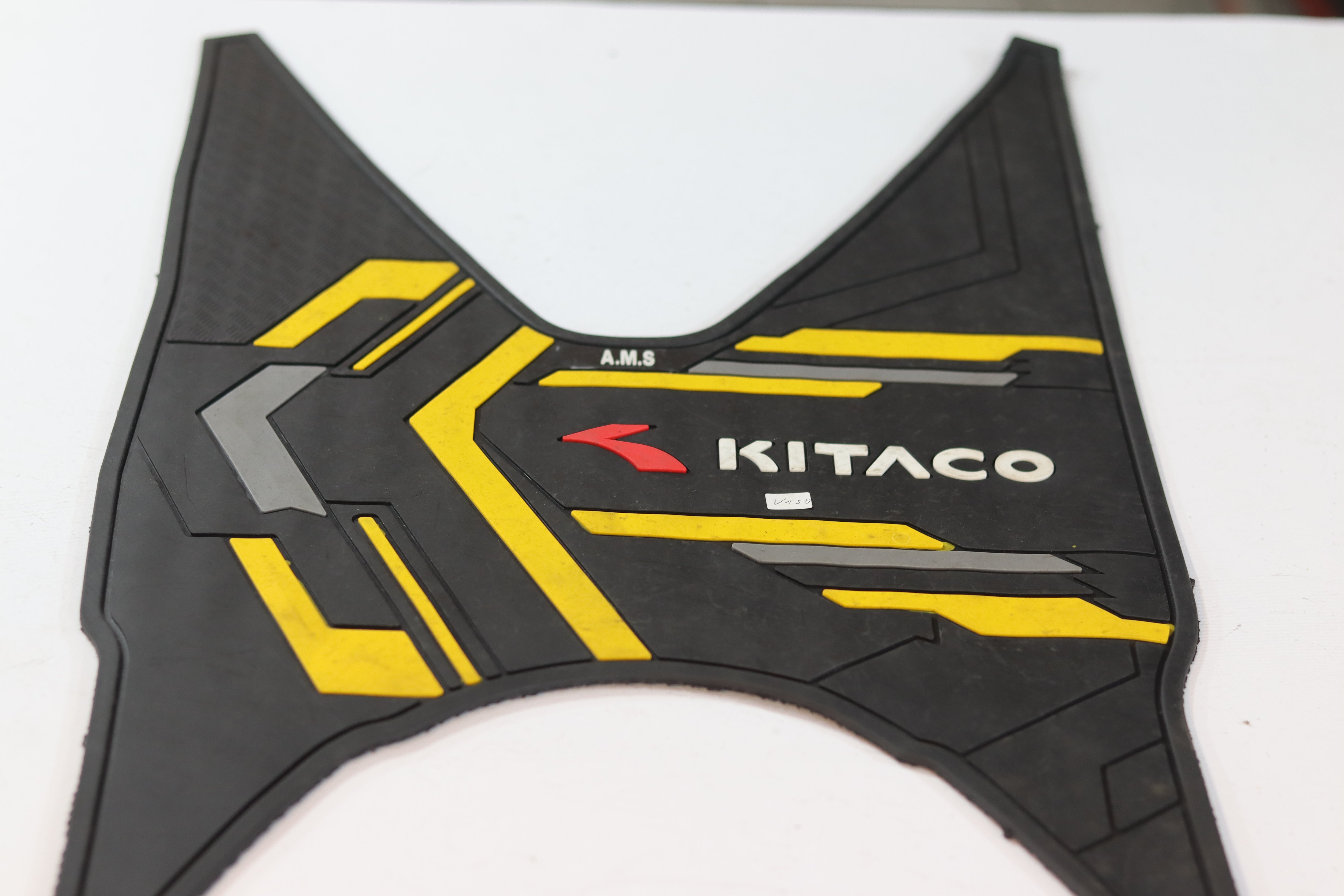 DA3SET 2ARDIEH JELED KITACO V150-دعسة أرضيي جلد كيتاكو V150