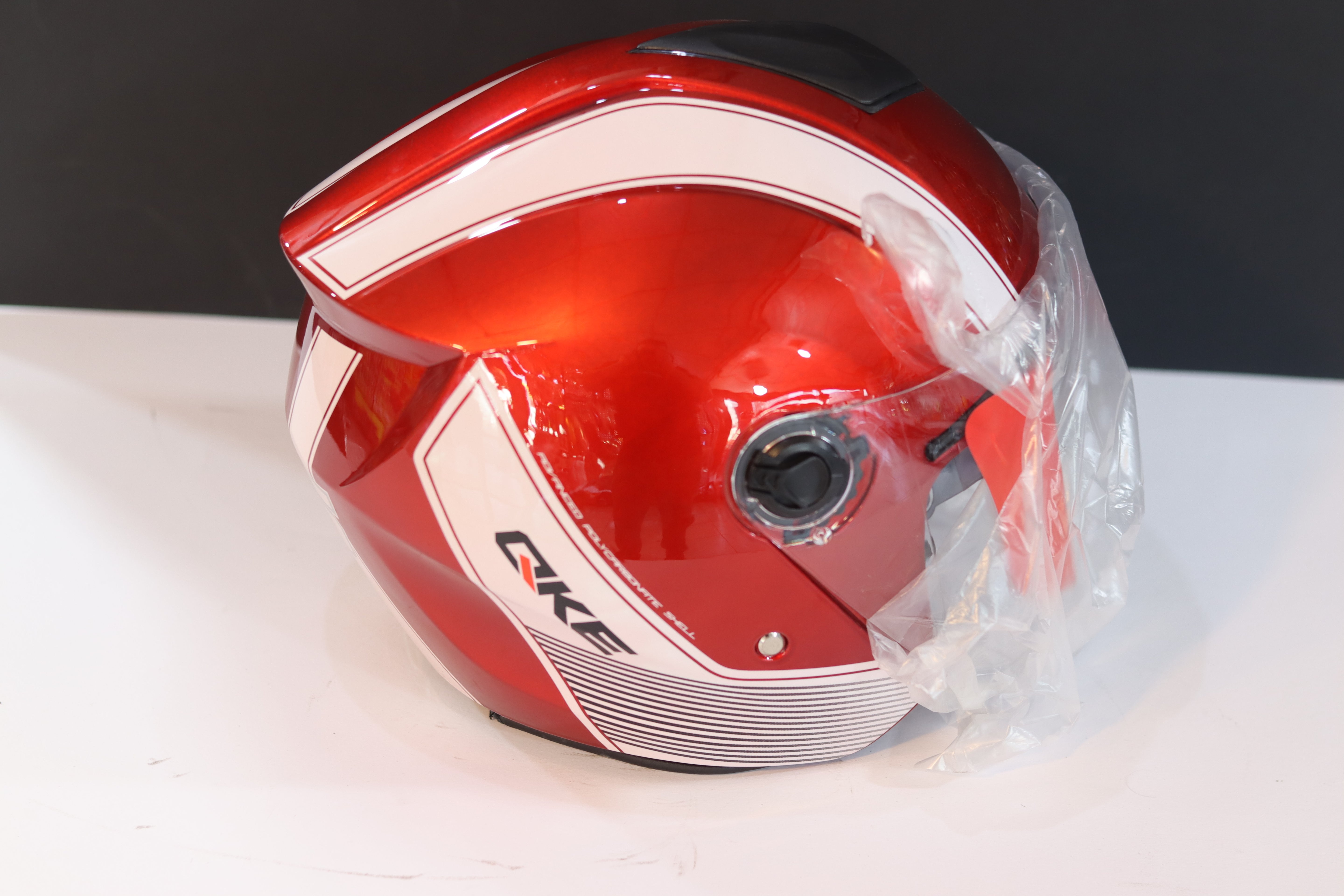 CASK RED WHITE-كاسك أحمر و أبيض