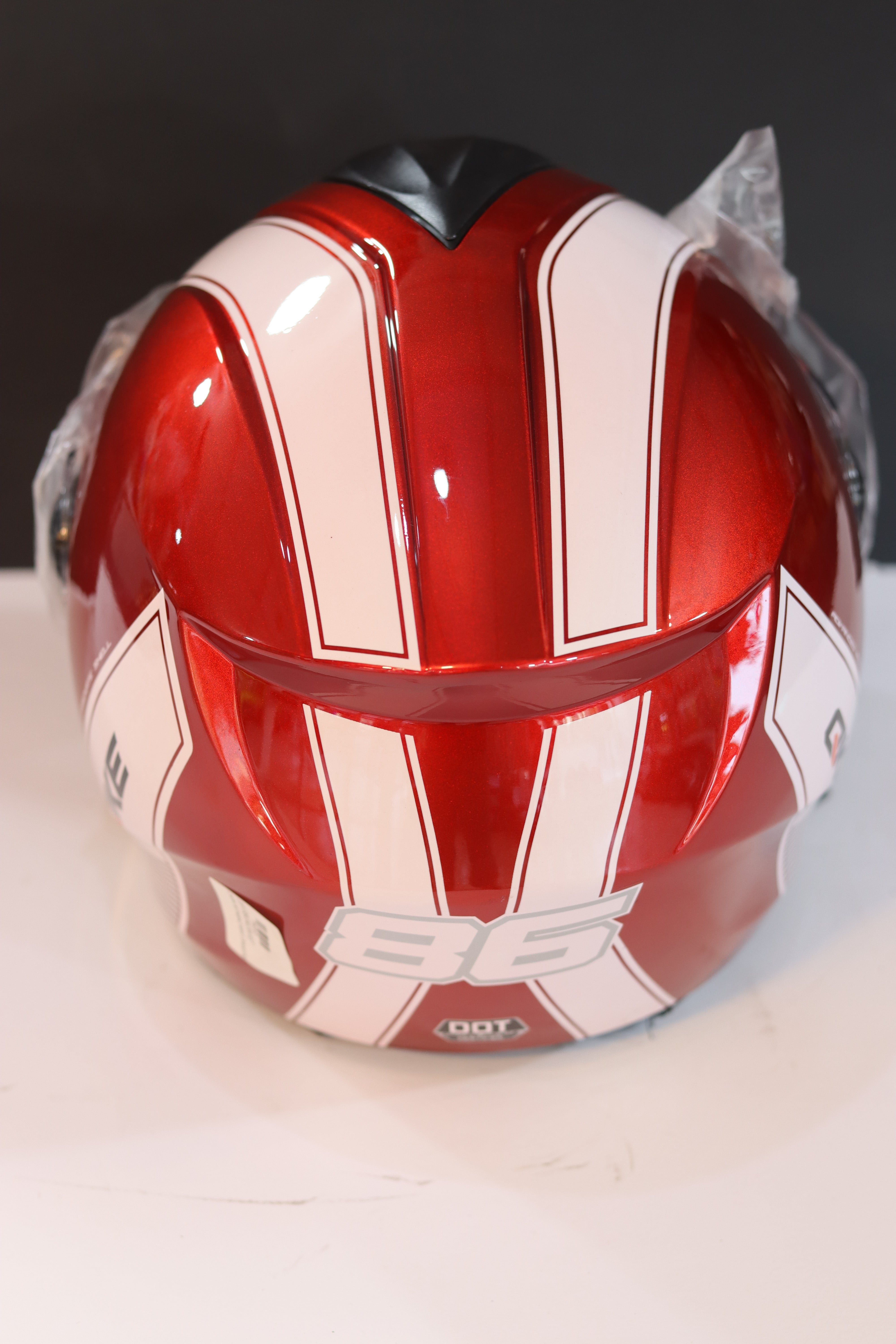 CASK RED WHITE-كاسك أحمر و أبيض