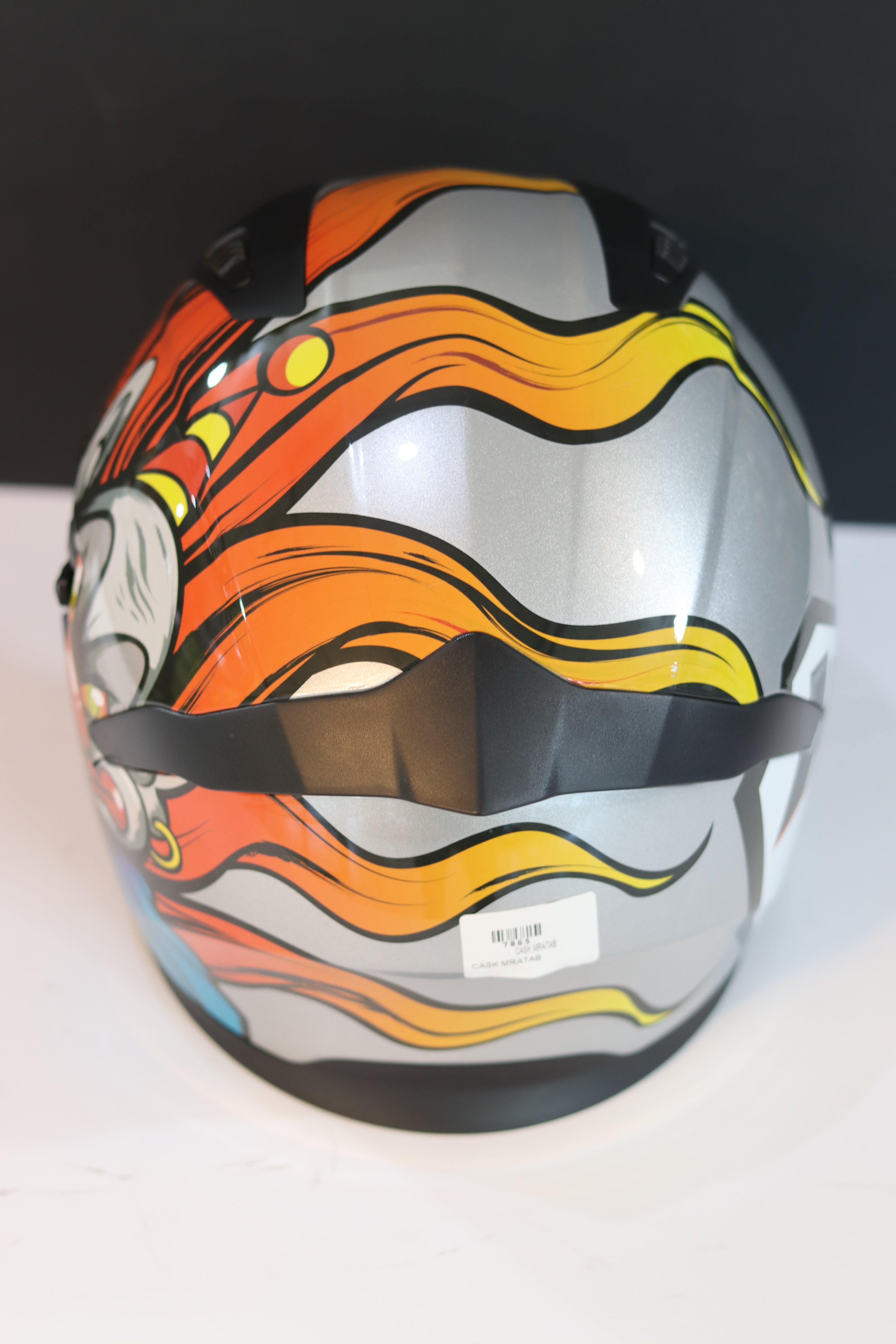 CASK GREY ORANGE WITH ILLUSTRATION-كاسك غراي مع وسوم