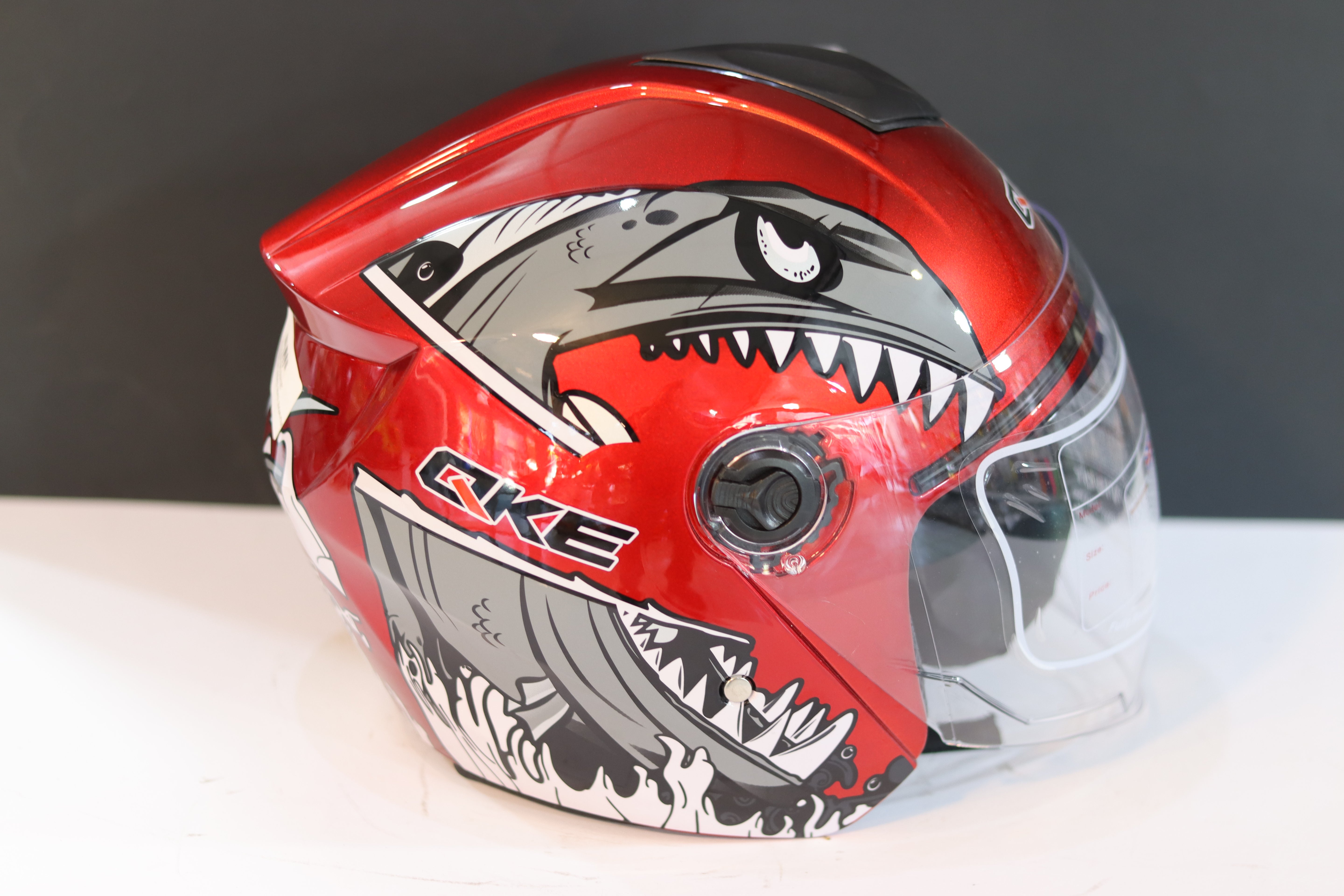 CASK RED WHITE GREY-كاسك أحمر أبيض و غراي