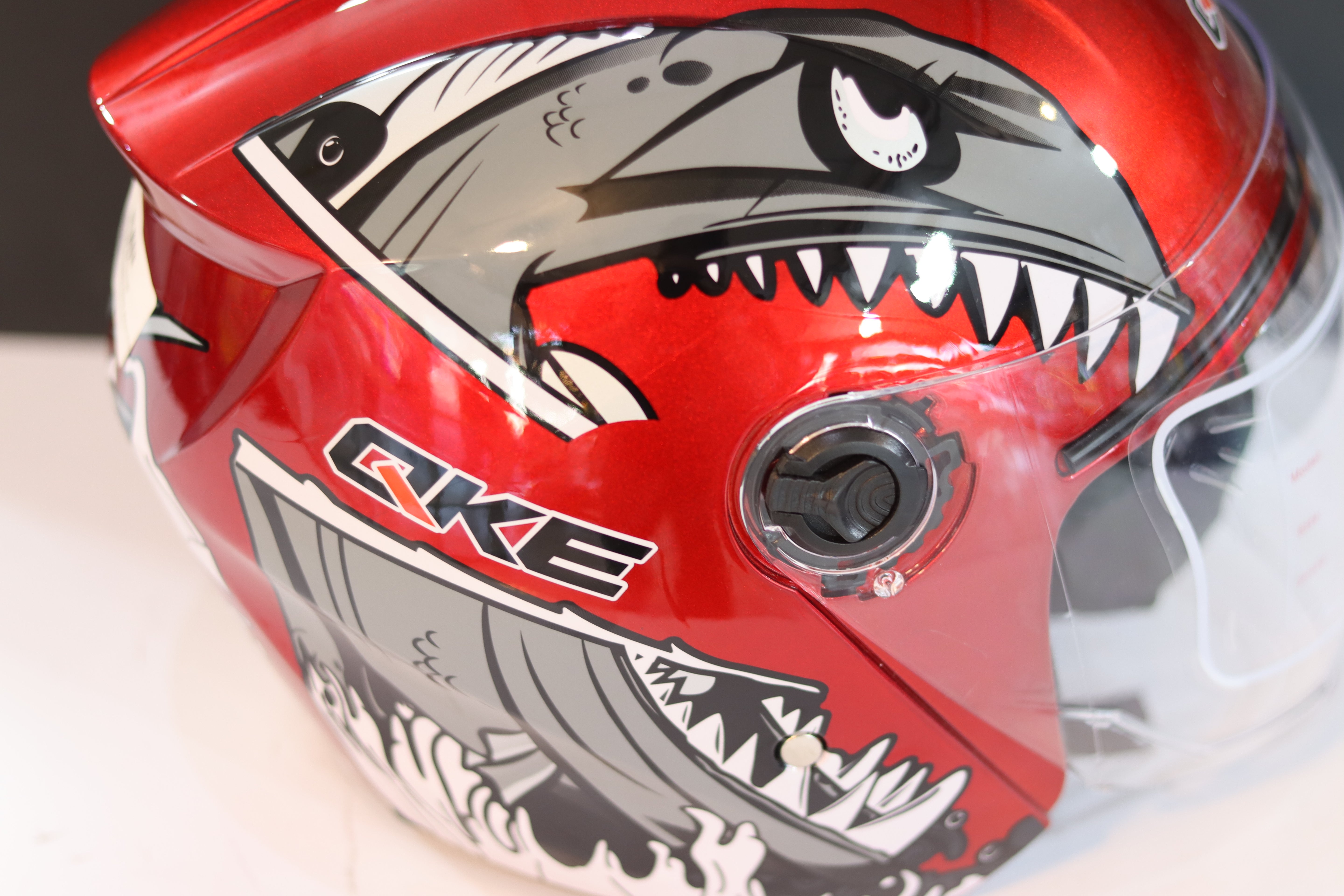 CASK RED WHITE GREY-كاسك أحمر أبيض و غراي