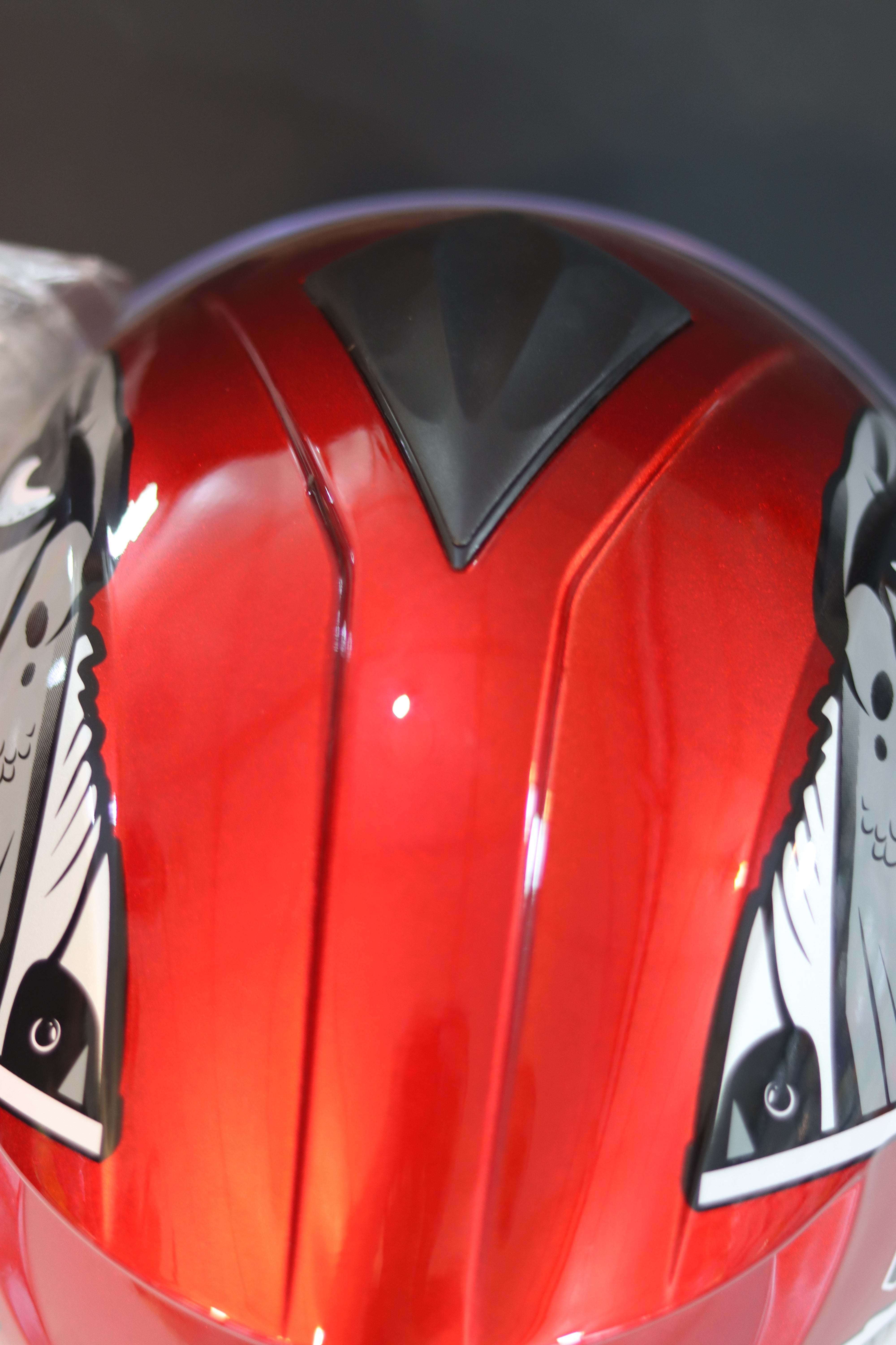 CASK RED WHITE GREY-كاسك أحمر أبيض و غراي