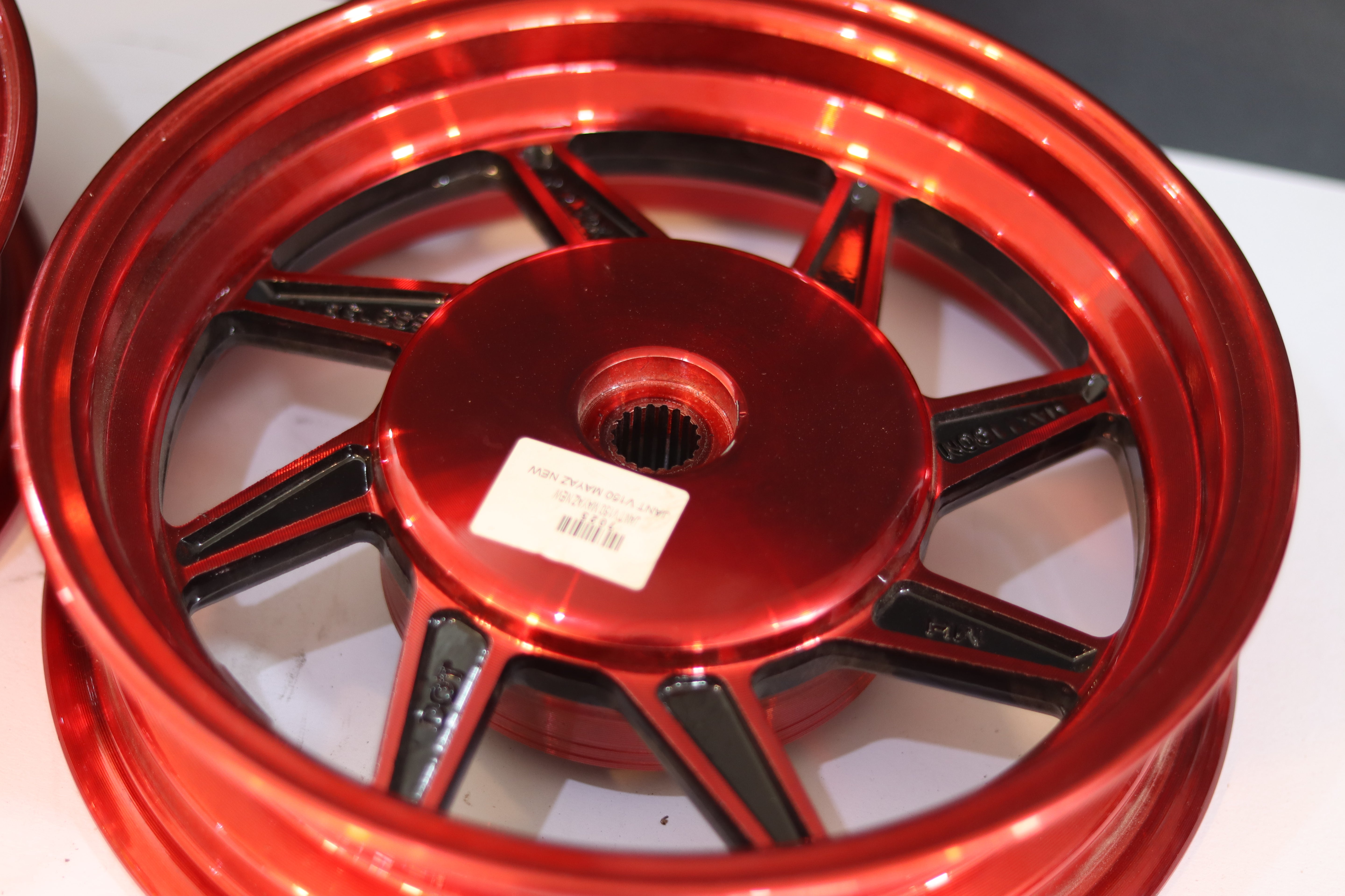 JANT V150 2A7MAR TA2EM-جنط V150 أحمر طقم