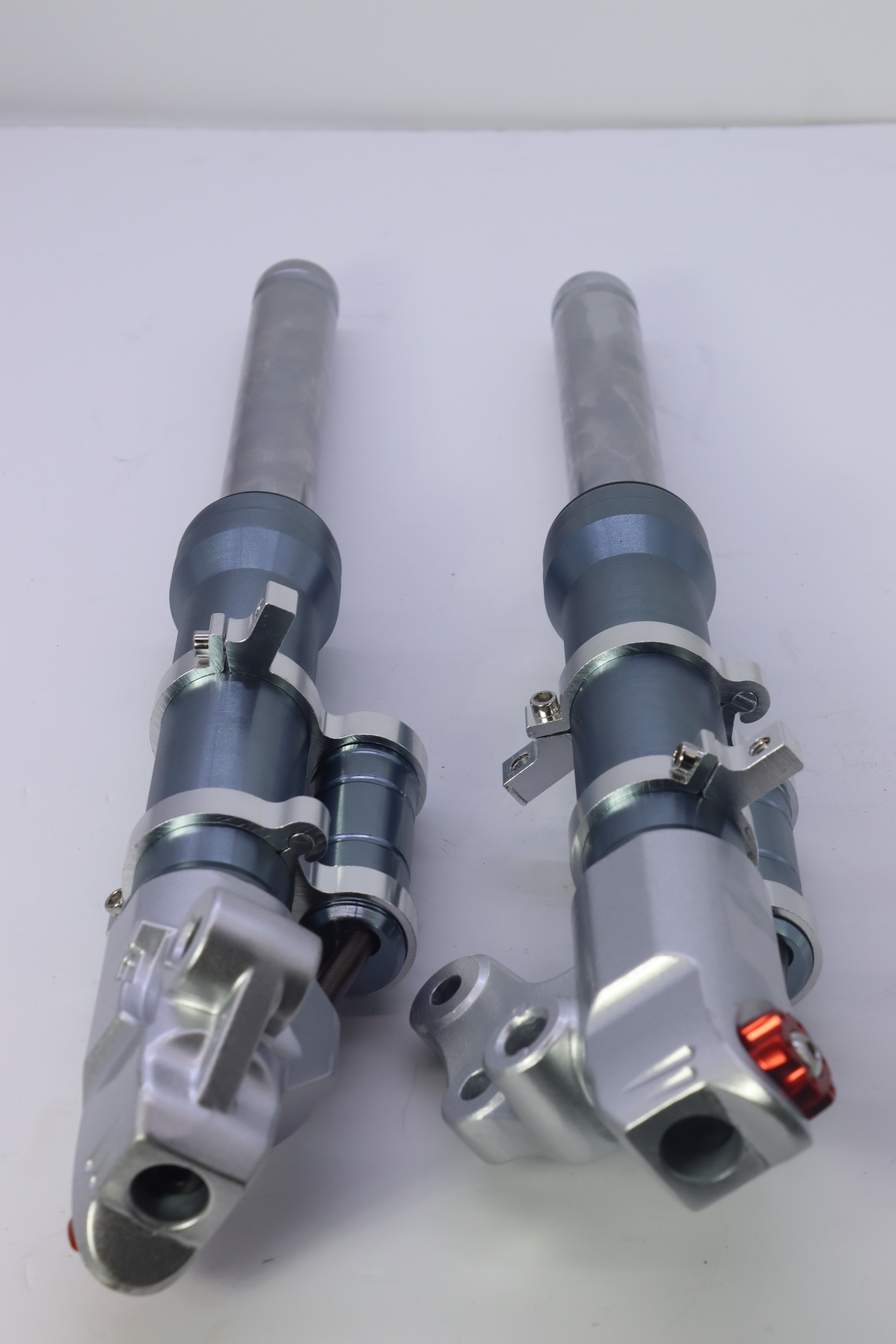 AMORTISSEUR ALUMINIUM V150 MBC- أمرتصور V150 المنيوم أمامي MBC