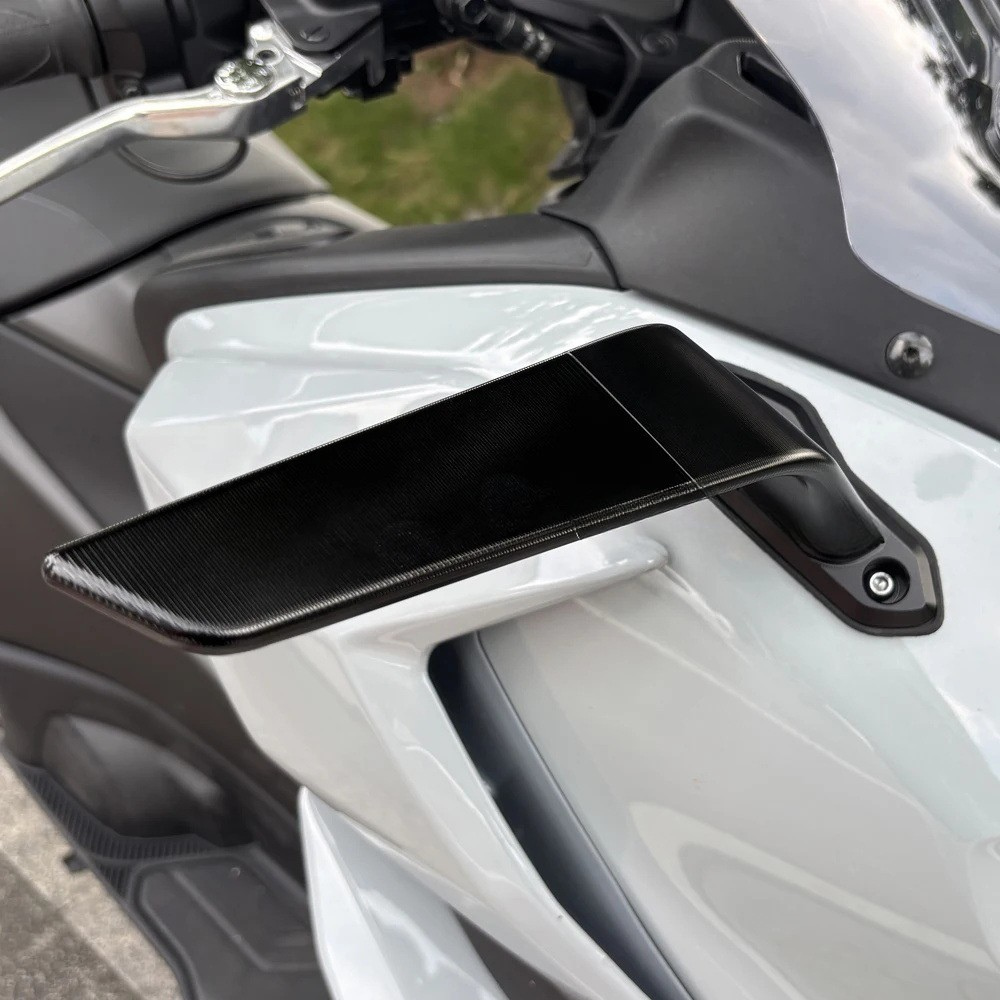 Yamaha T-MAX 560 2025 model rearview mirror with spoiler